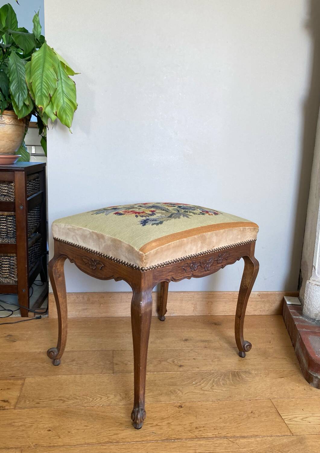 19th century Regency footrest with floral bouquet tapestry made with cross stitch