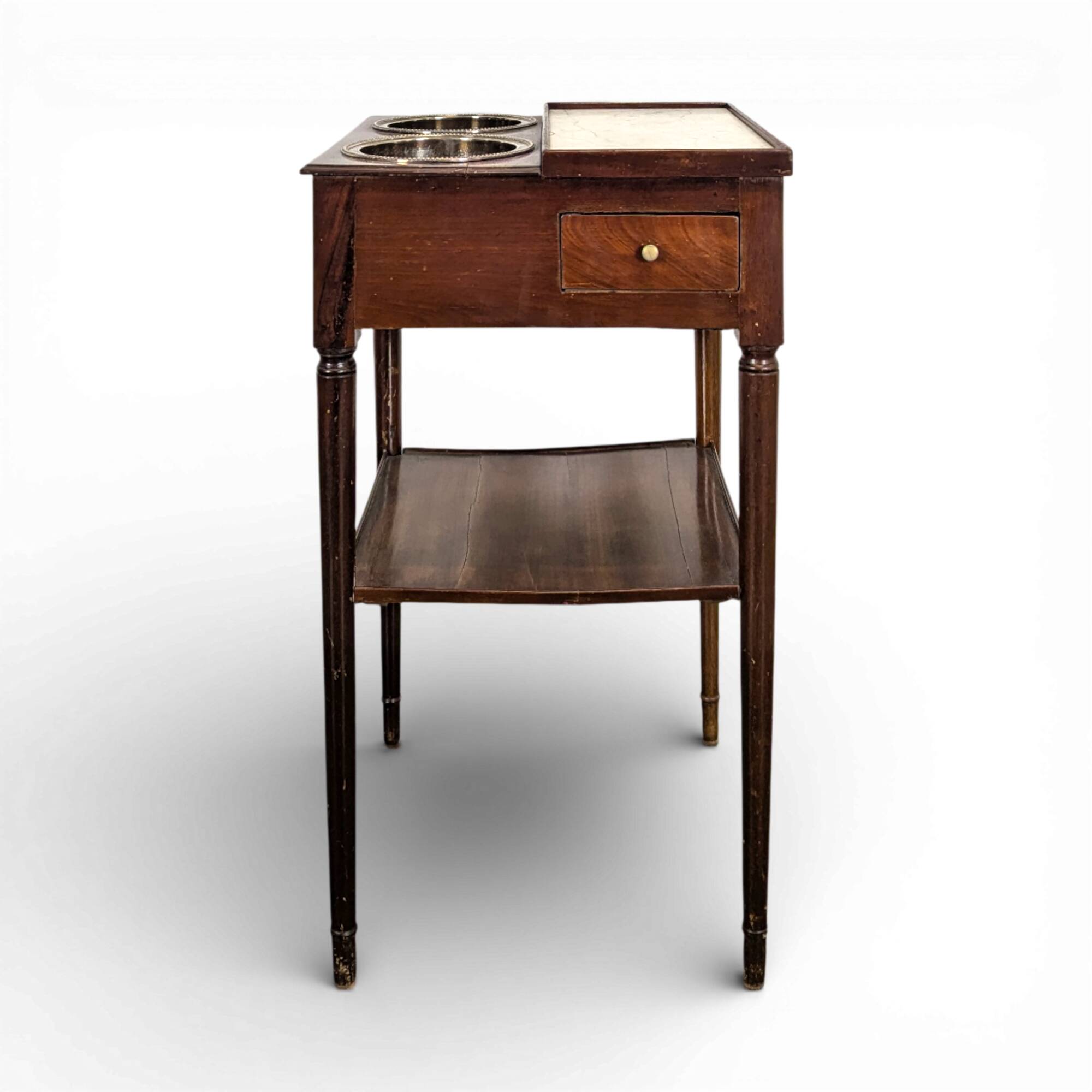 Mahogany refreshment cabinet from the early 19th century.