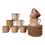 Tasses à café en grès  et soucoupes x8