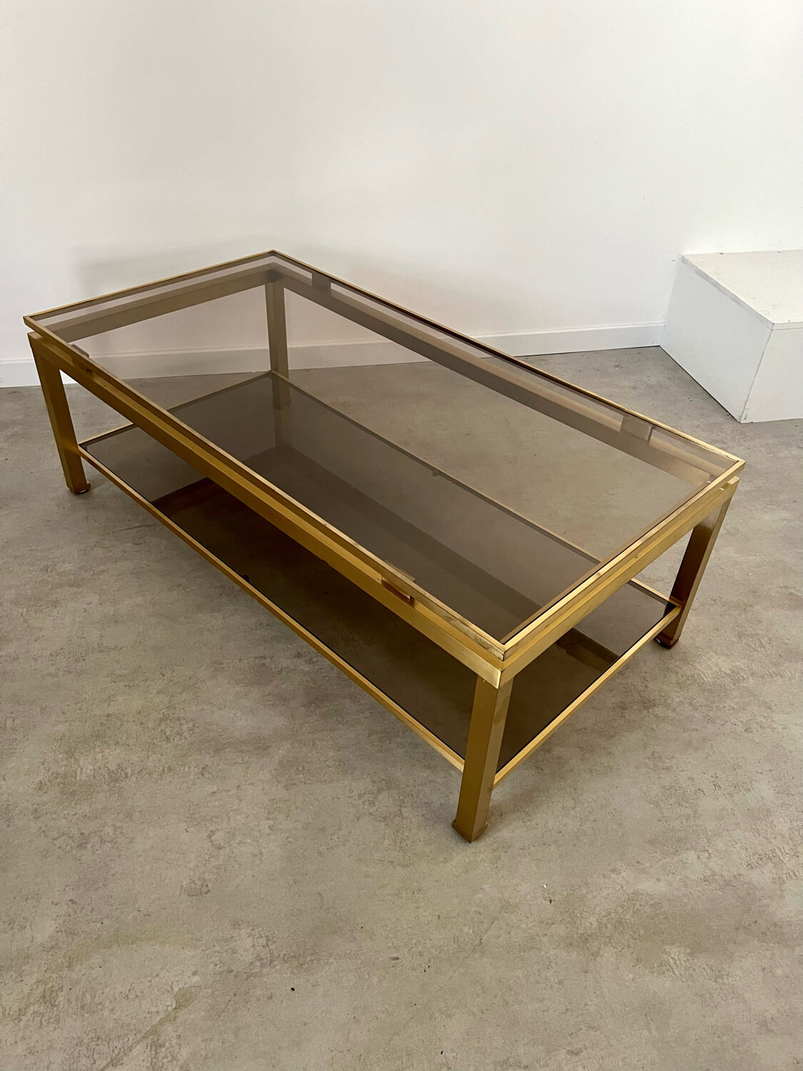 Table basse en laiton et verre fumé design Guy Lefèvre pour la maison Jansen Année 70/80 vintage