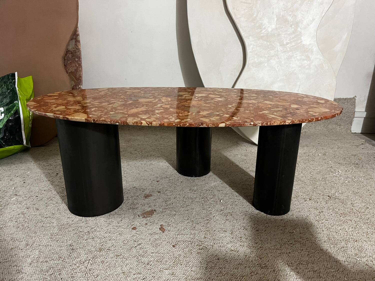 table basse marbre et pieds acier