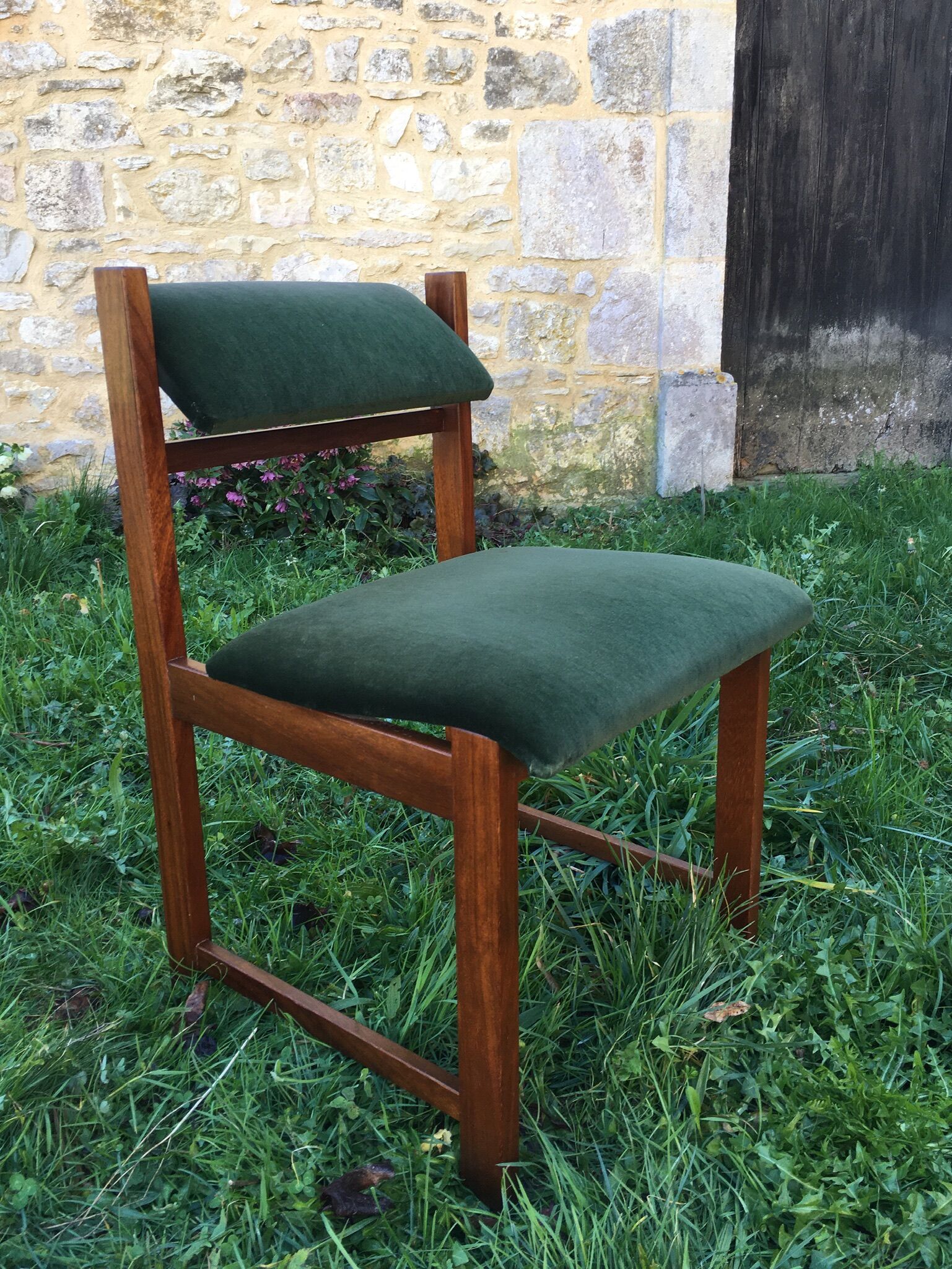 Four chairs with swivel back