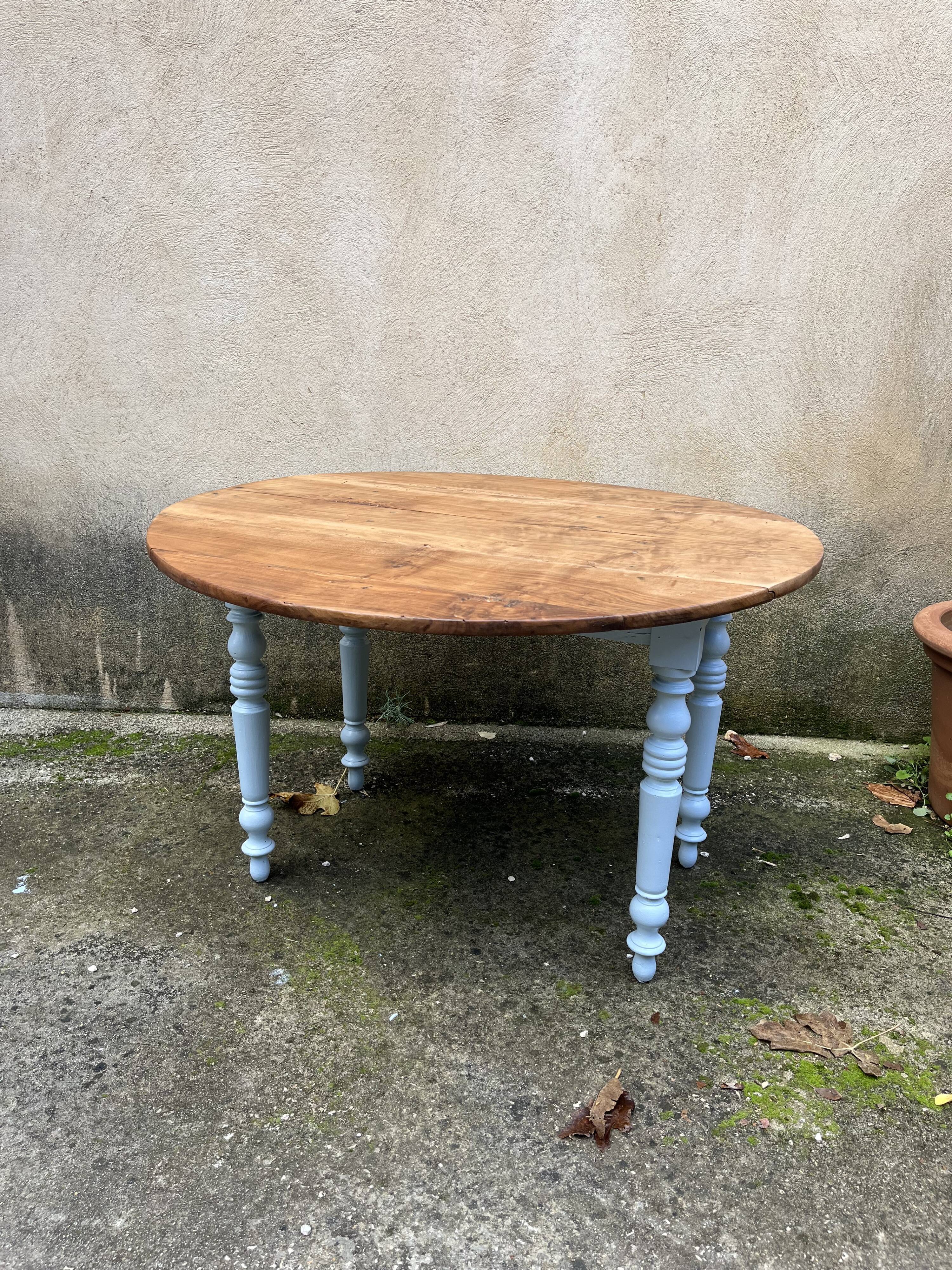 Walnut Round Table