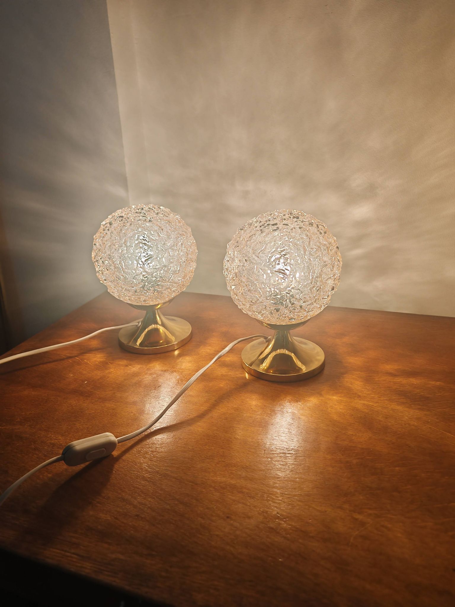Pair of Space Age table lamps from the 70s – German design – Frosted glass "Ice"