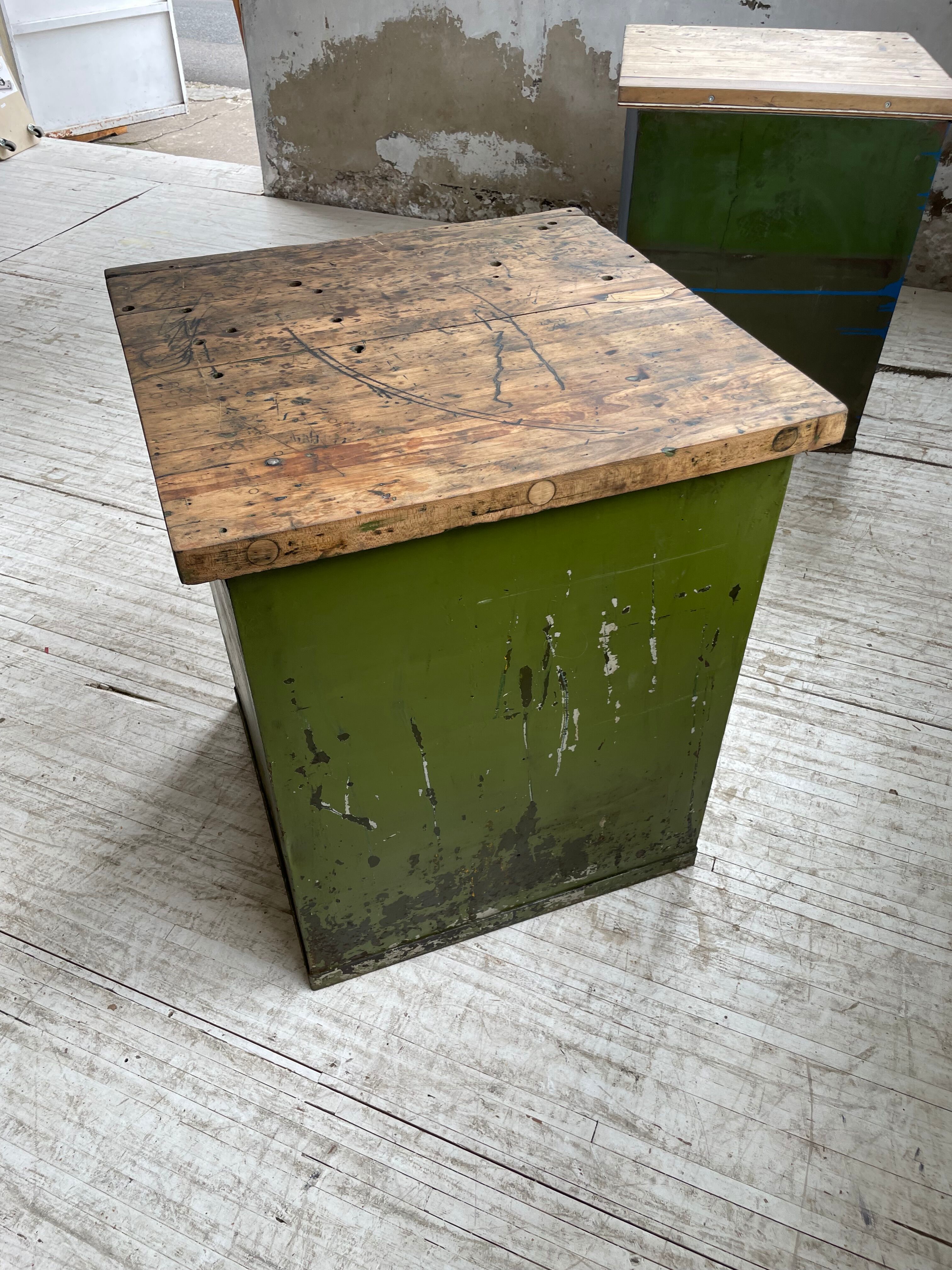 Meuble établi rangement militaire industriel vert