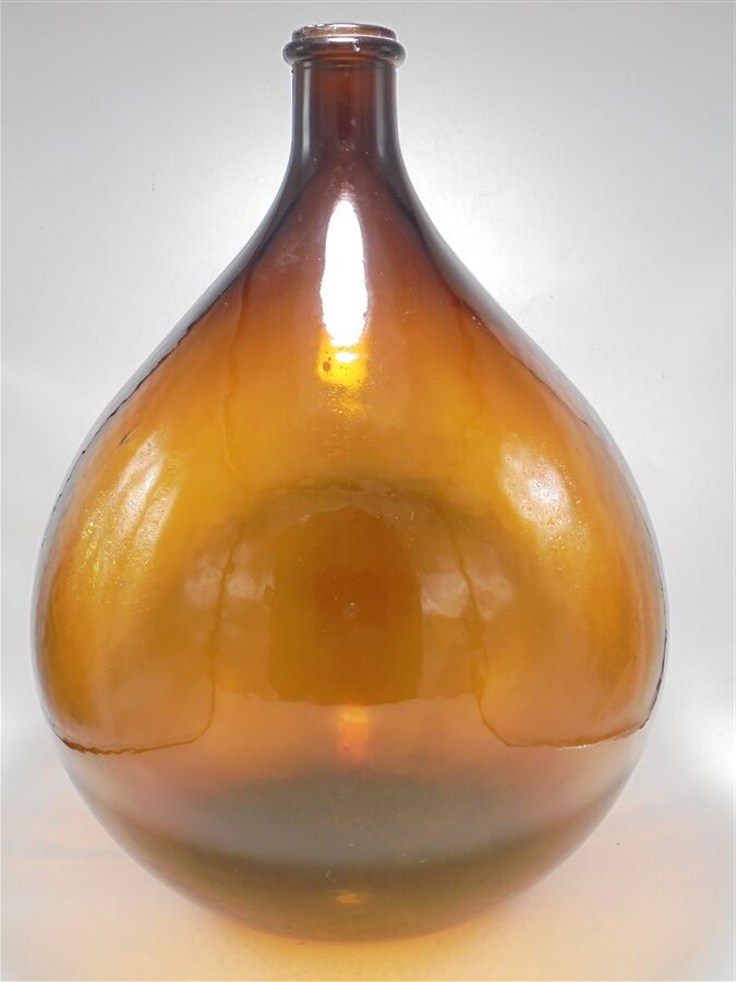 Demijohn in amber glass