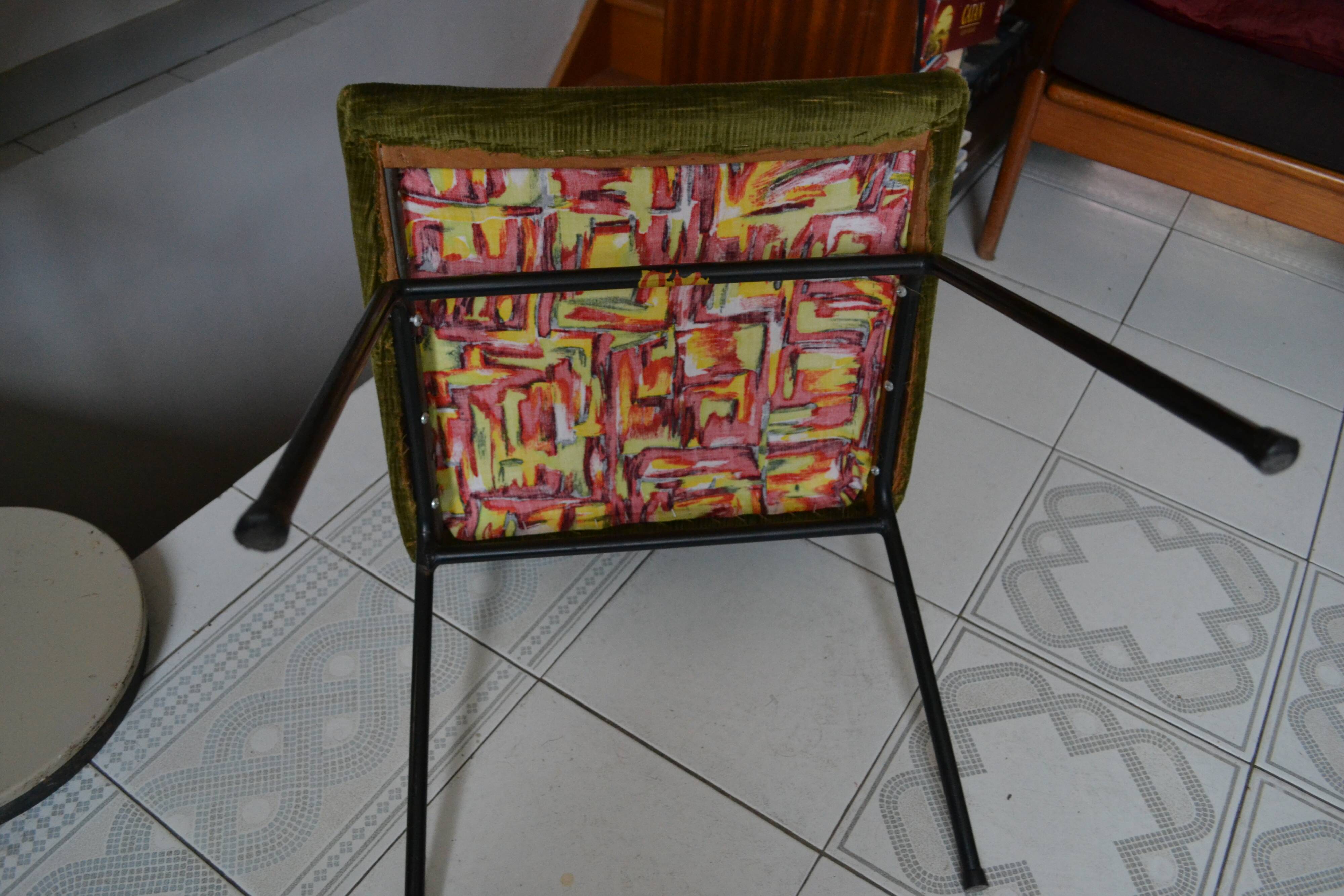 Pierre Paulin chair for 50s TV furniture