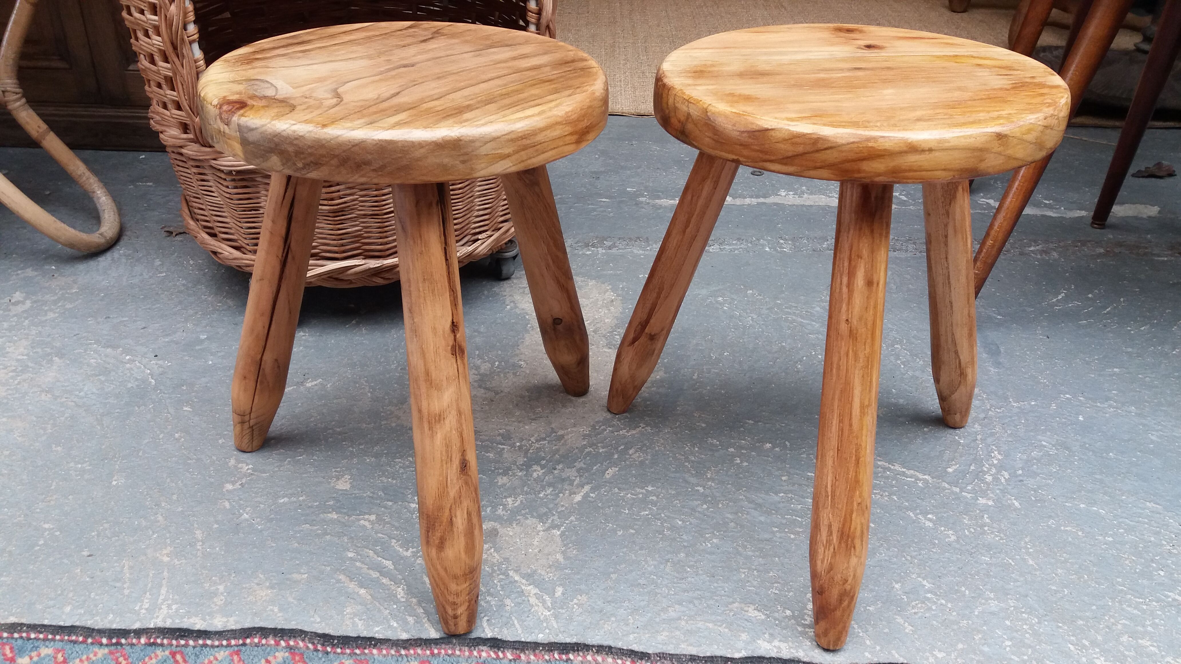 Pair of stools 3 feet