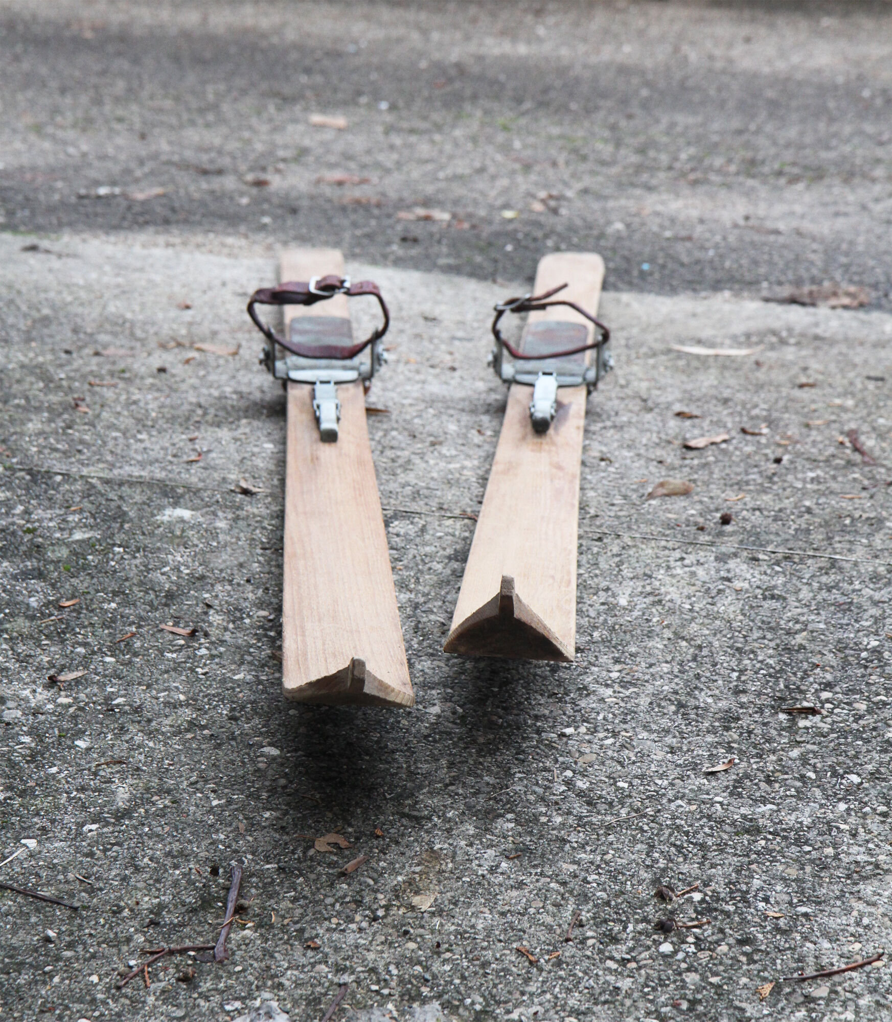 Pair of skis in the 1920s wood