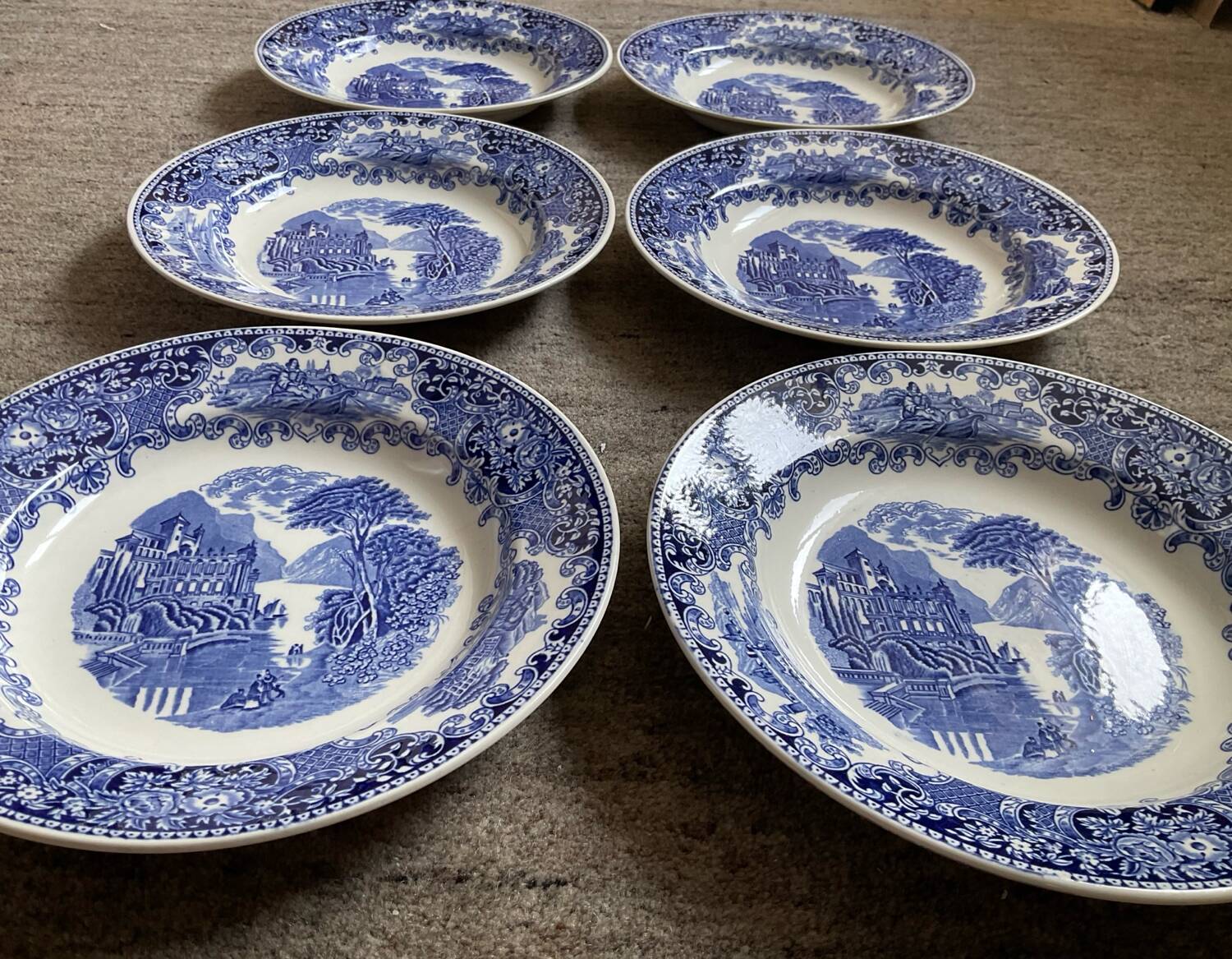 Set of 6 Petrus Regout Maastricht plates with white and blue decor