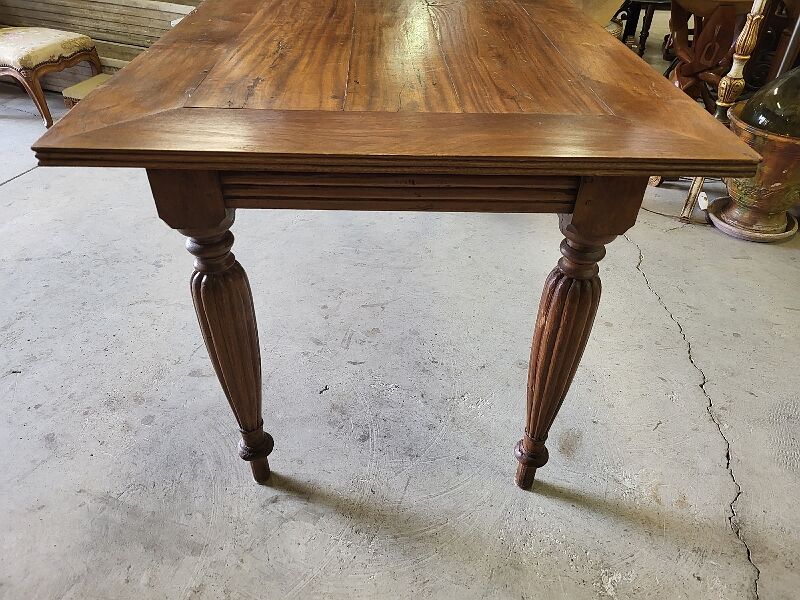 Table 4 legs of old manufacture