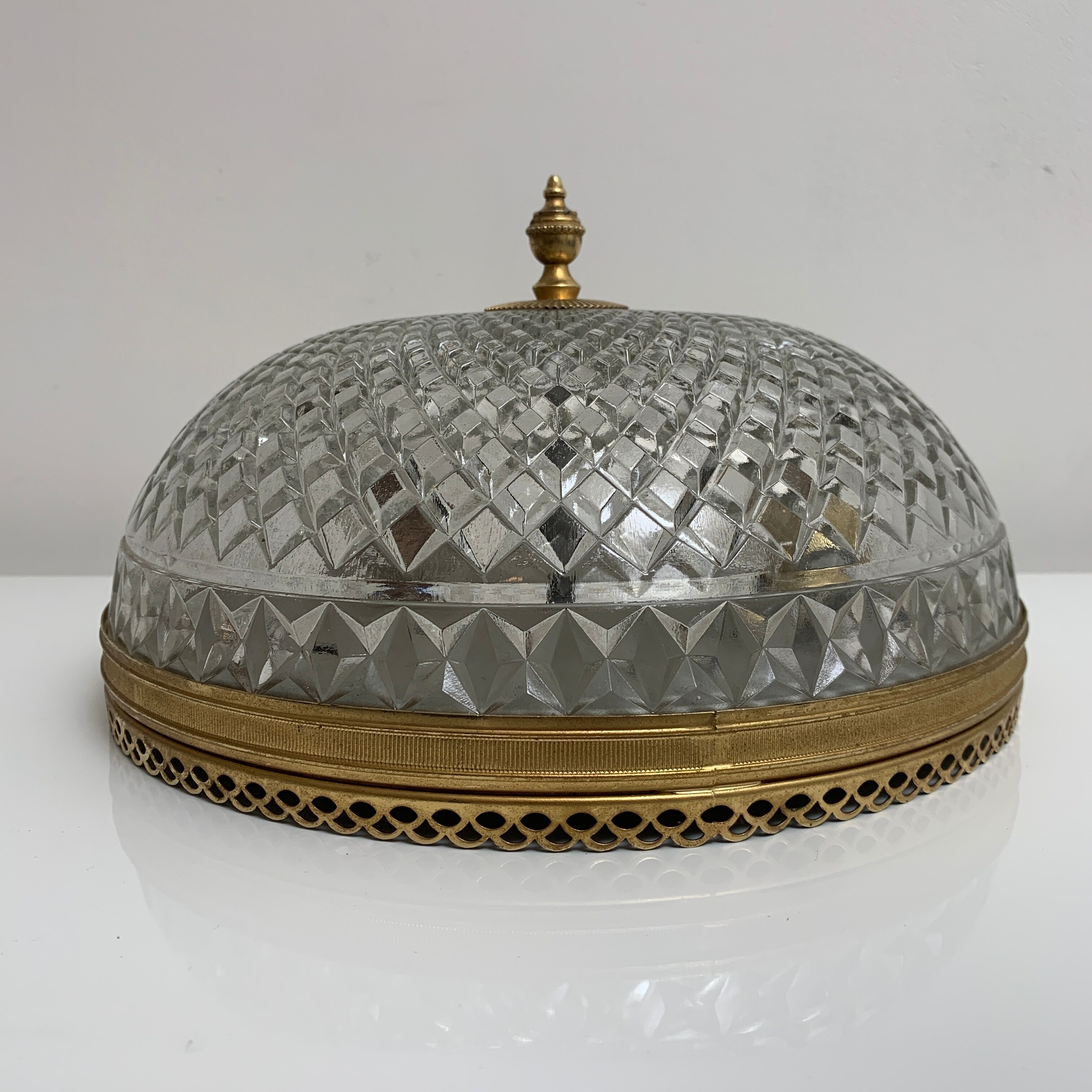 Ceiling lamp in molded glass and gilded metal