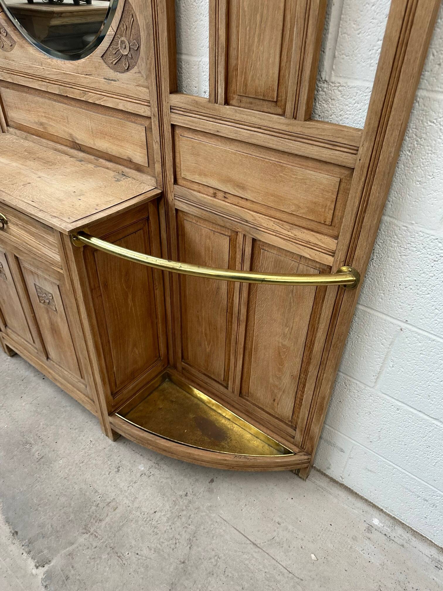 Grand vestiaire d’entrée en chêne Début XXème