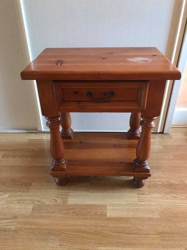 Table de chevet ancienne