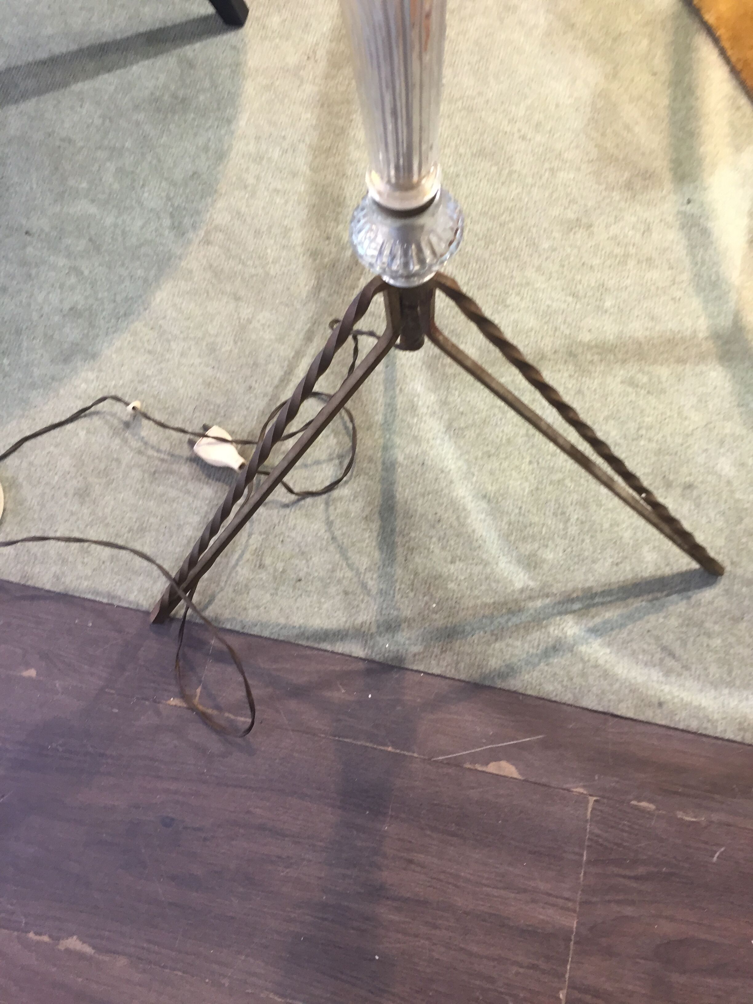 Floor lamp