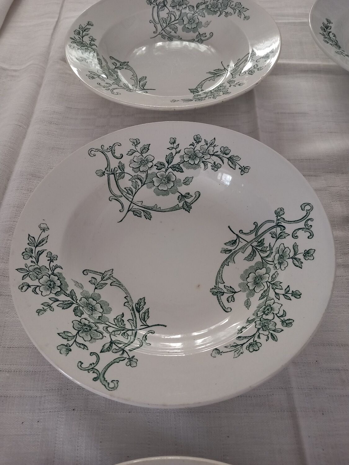 6 hollow plates.model capri manufacture Pexonne