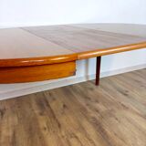 Scandinavian teak extandable round table