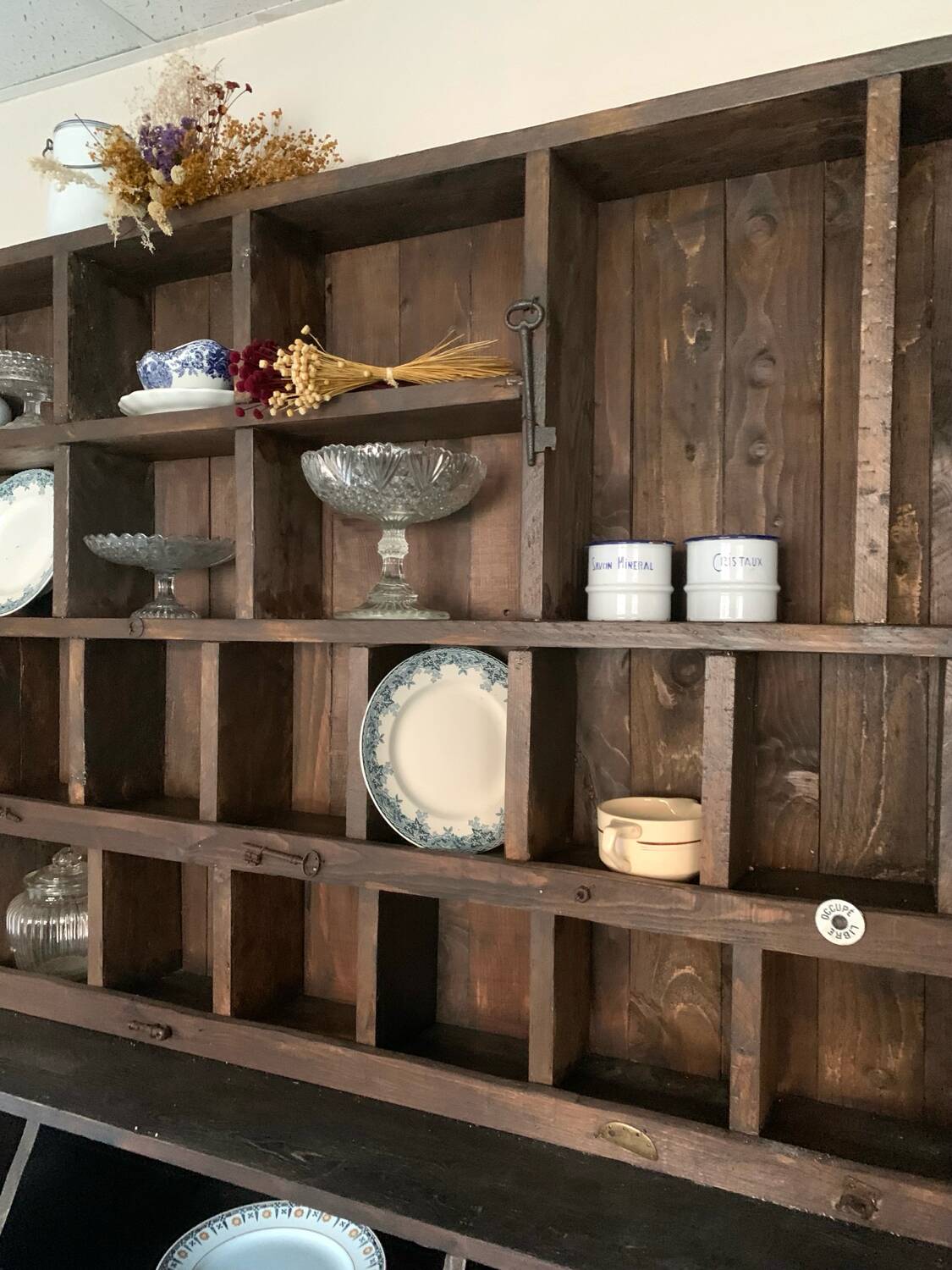 Trade furniture with lockers