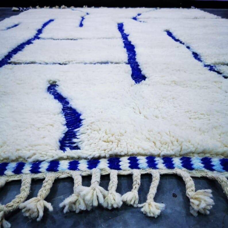 Traditional handmade Berber rug, size 1.5/2.5 m.