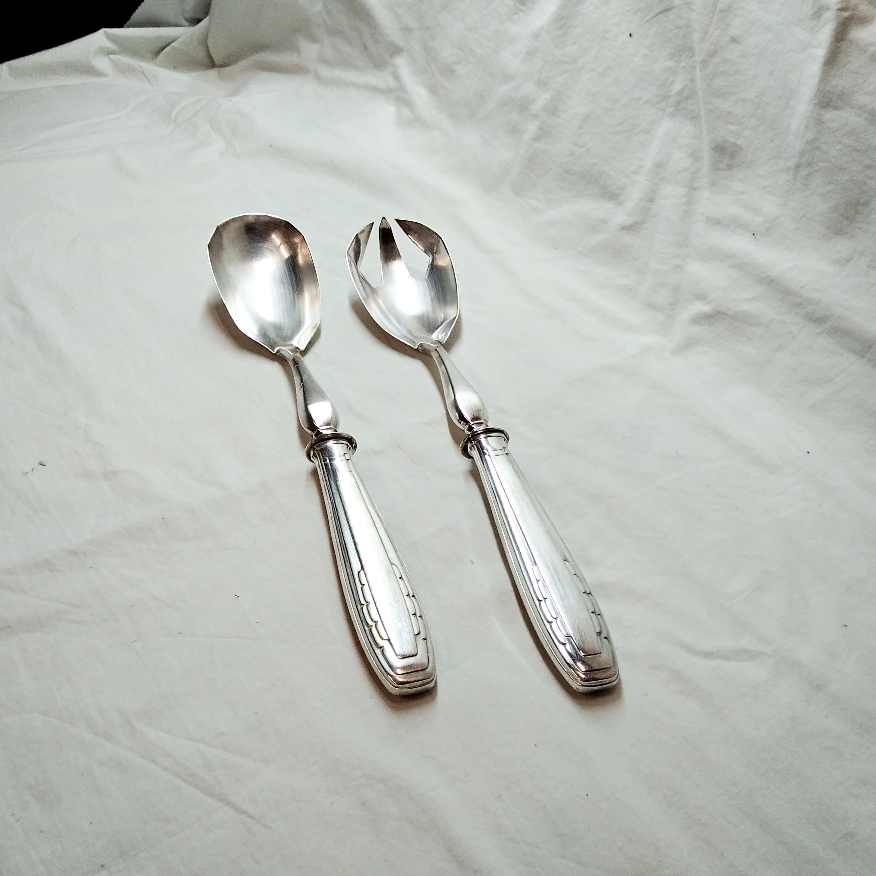 Silver metal salad cutlery
