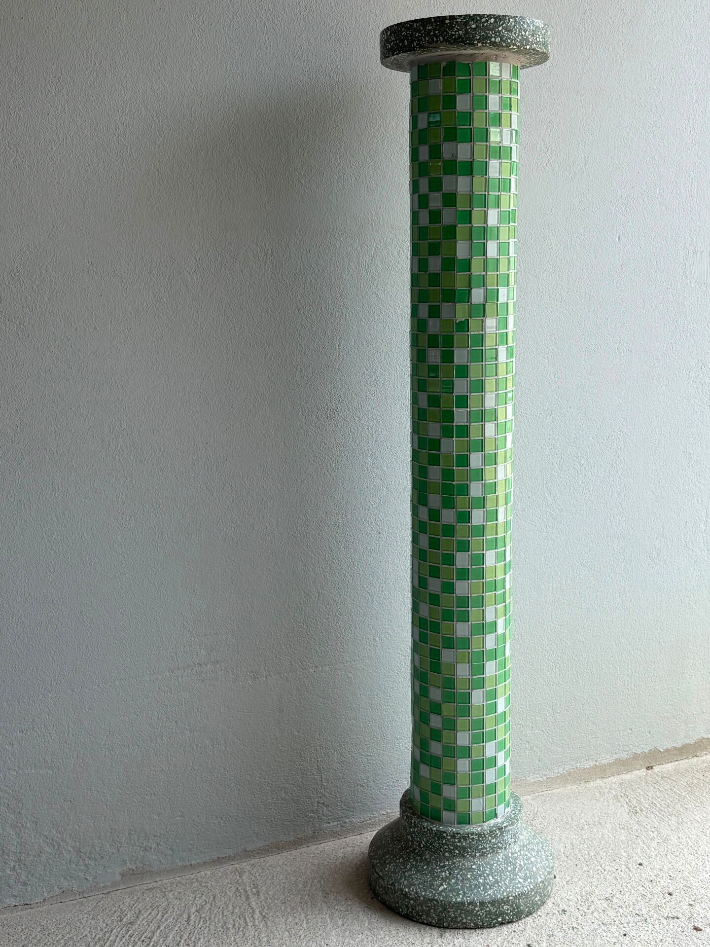 Colonne en mosaïque et terrazza