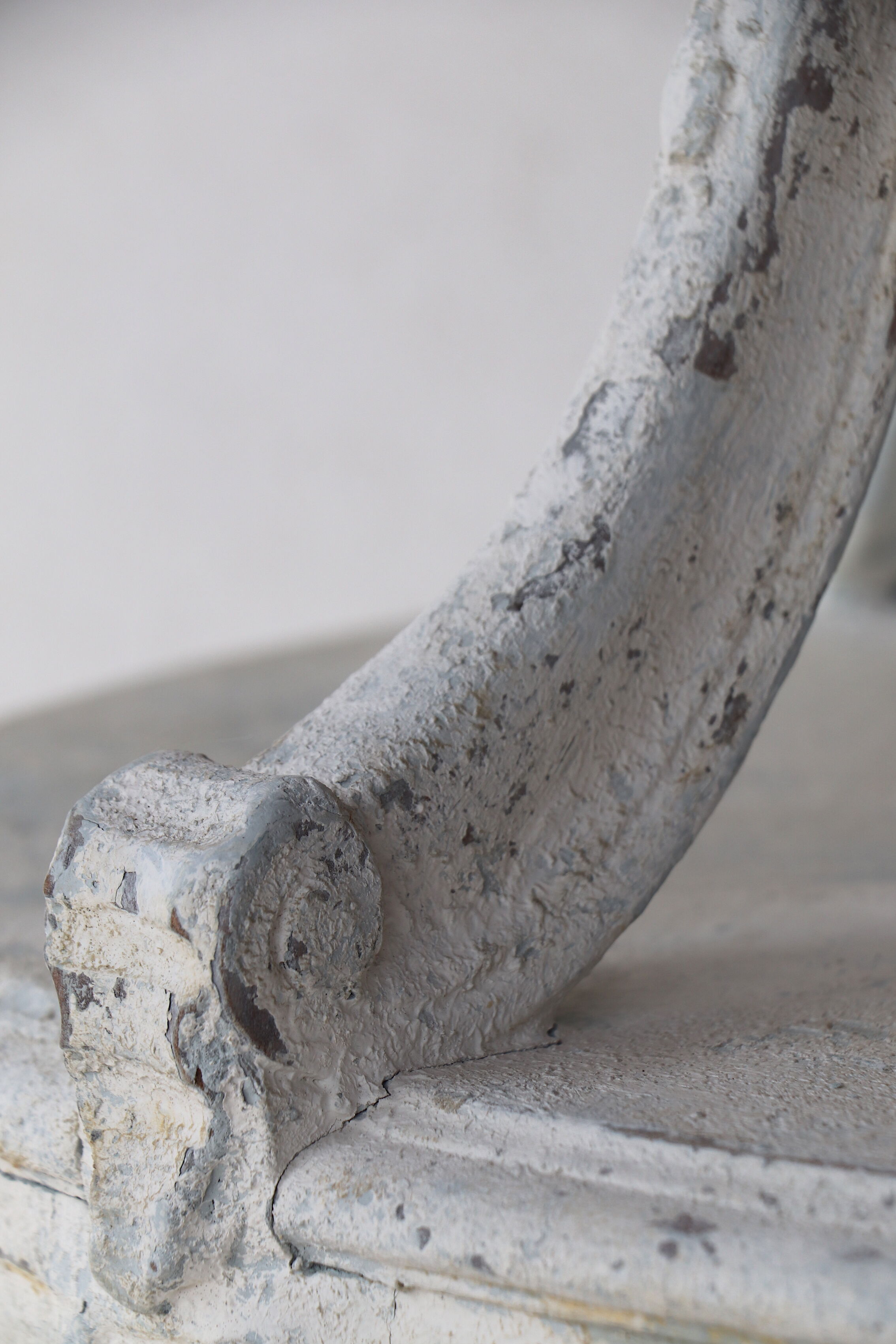 Tea table, marble and wood style Louis XV patina