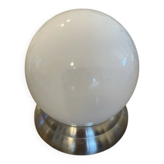 Lampe globe en opaline