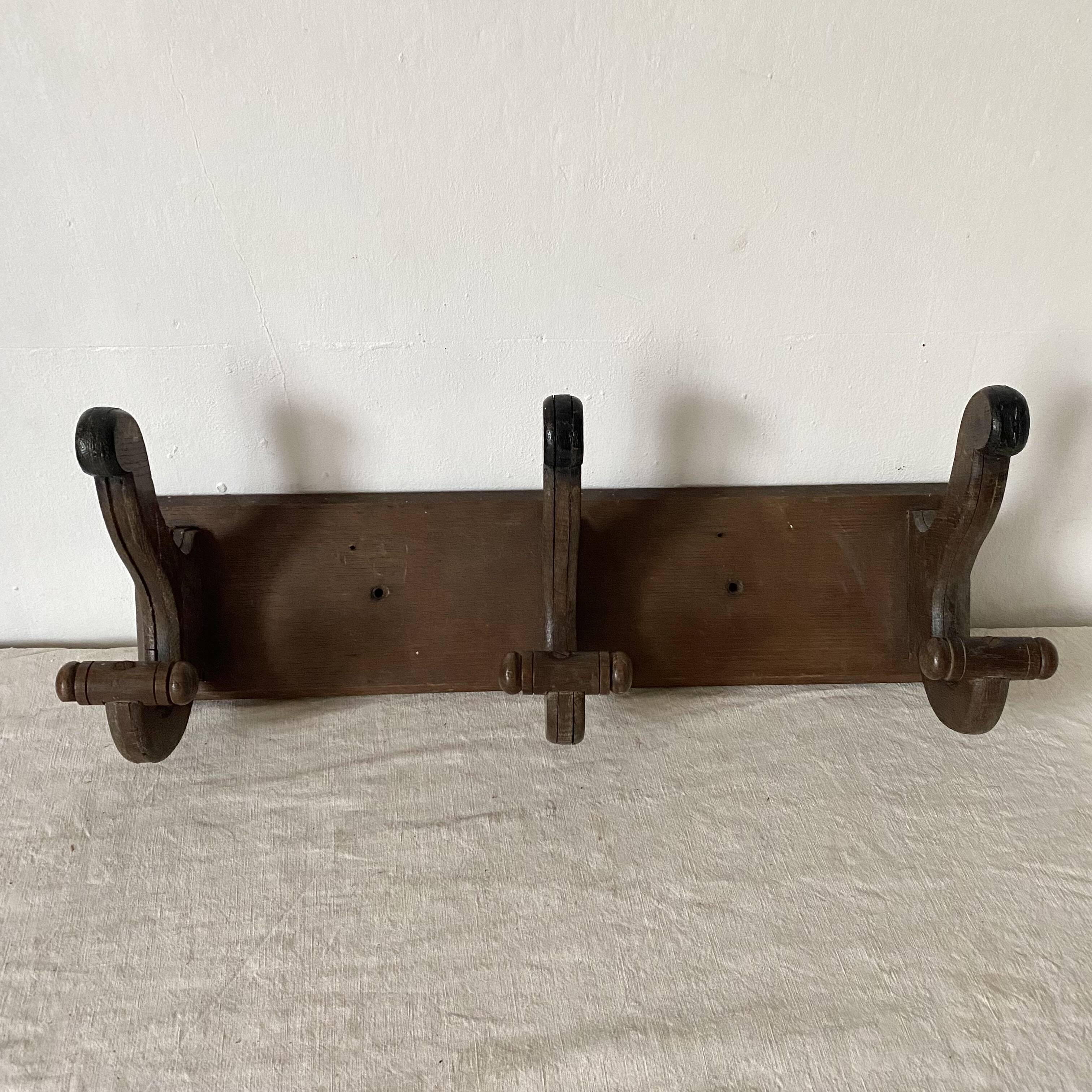 Wooden wall-mounted coat rack with 3 hooks
