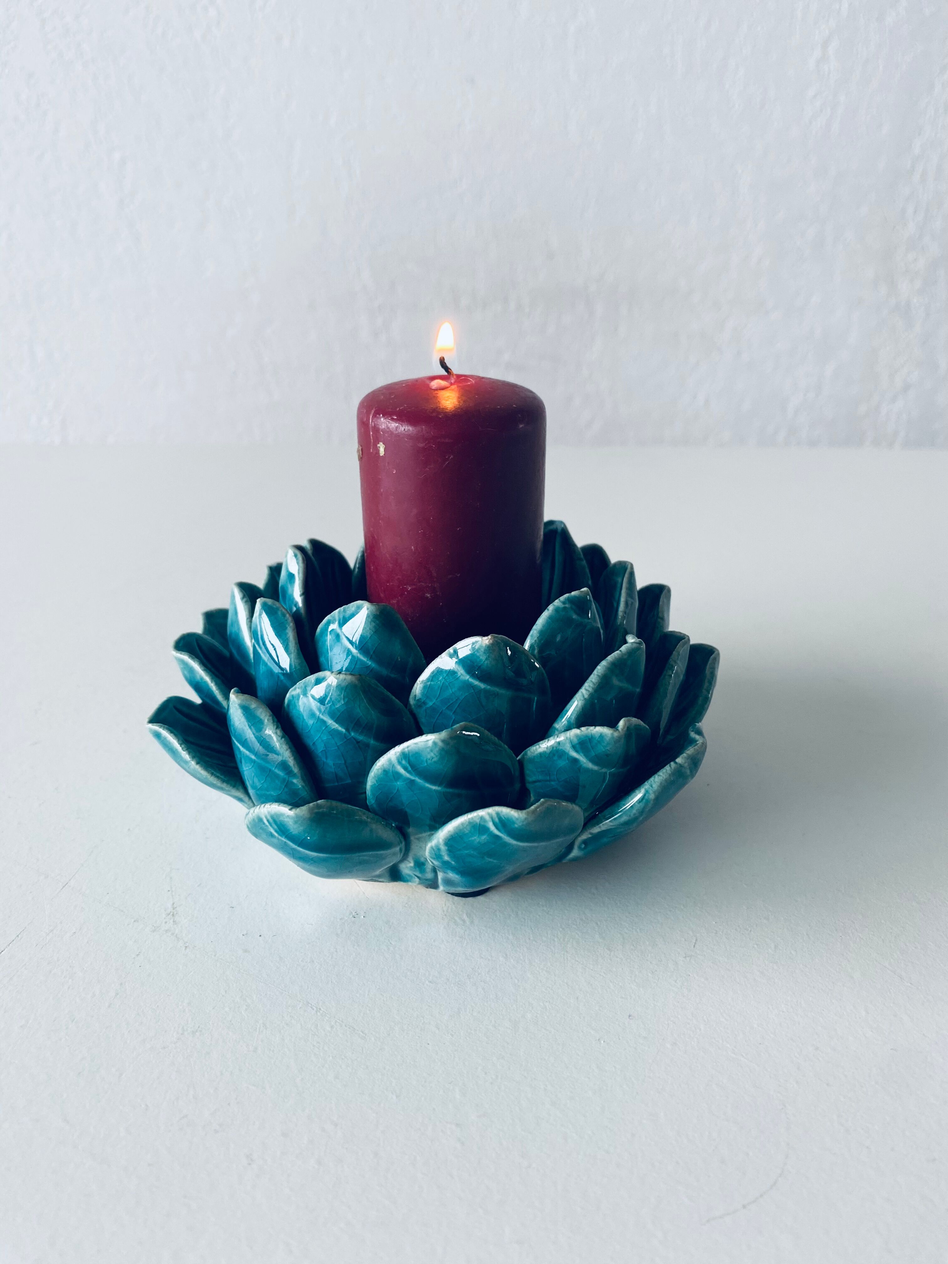 Artichoke candle holder in slip