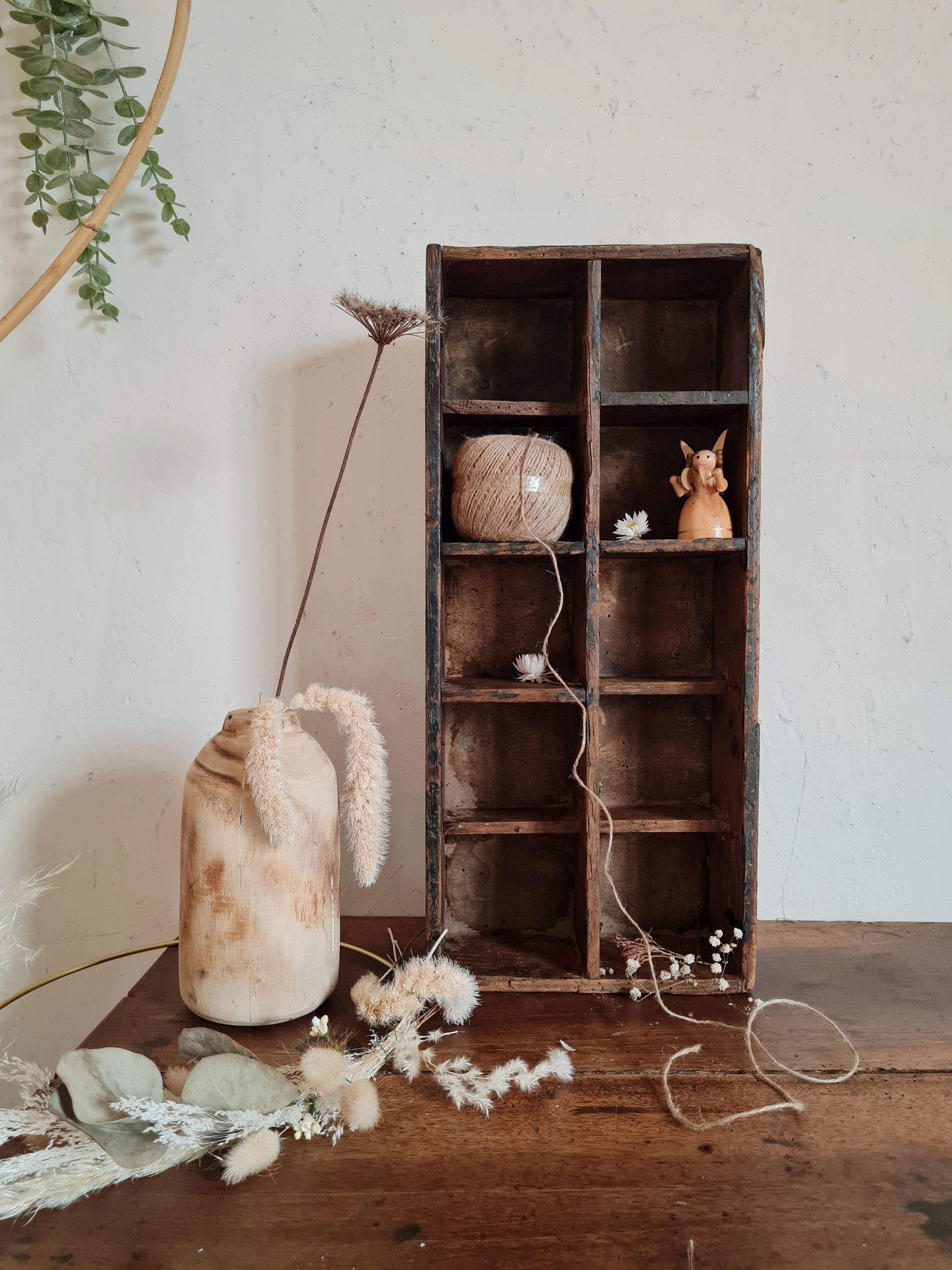 Industrial wooden wooden locker old workshop