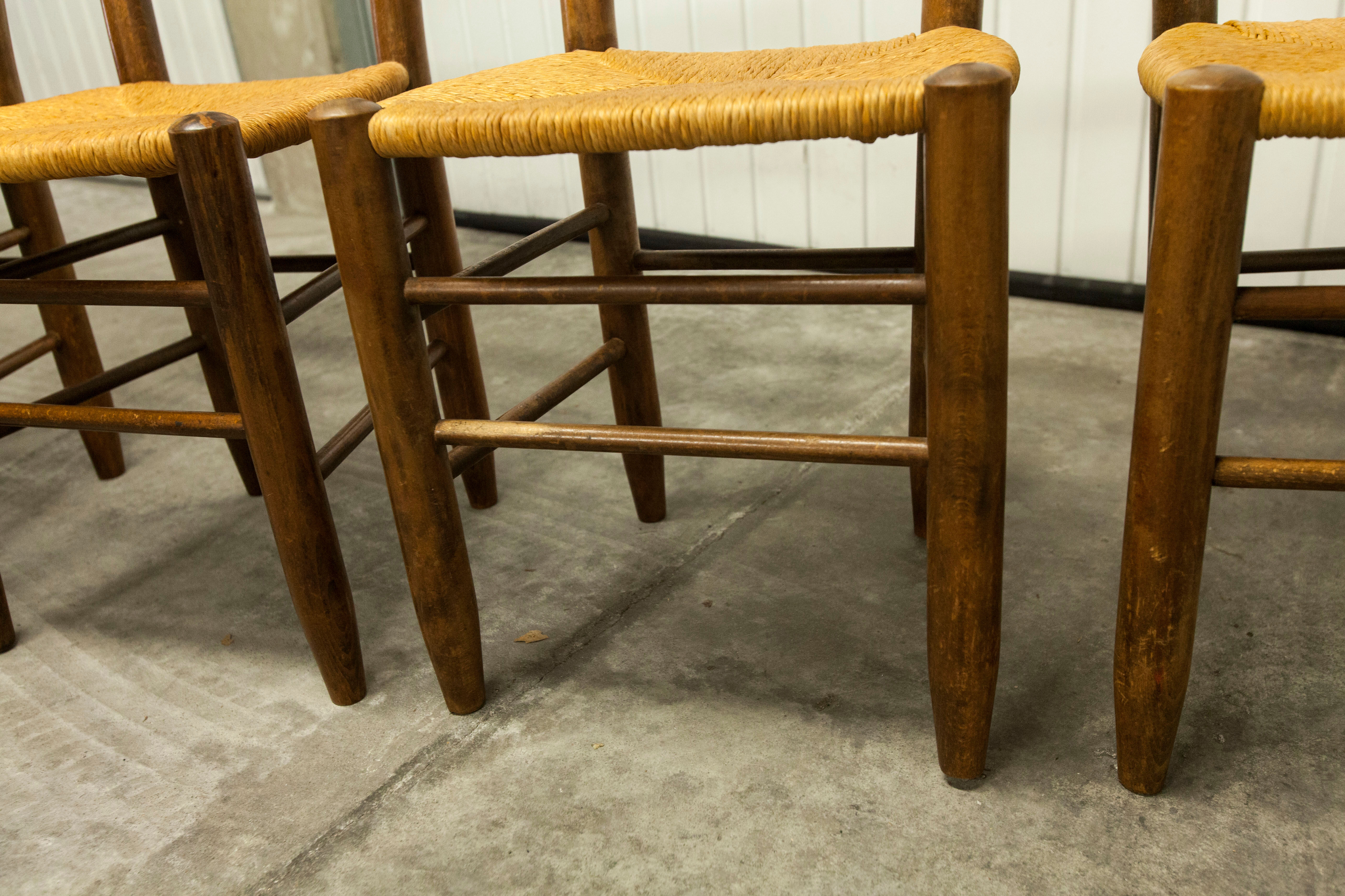 Lot de 4 chaises bois et paille 1950 chêne massif et assise paillée
