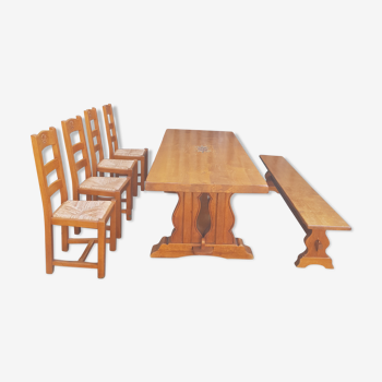 Table de monastère avec 4 chaises et un banc