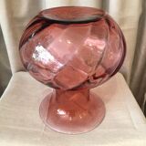 Vase form onion of pink color red