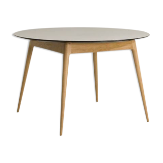 Round table, black lacquered top, solid oak base