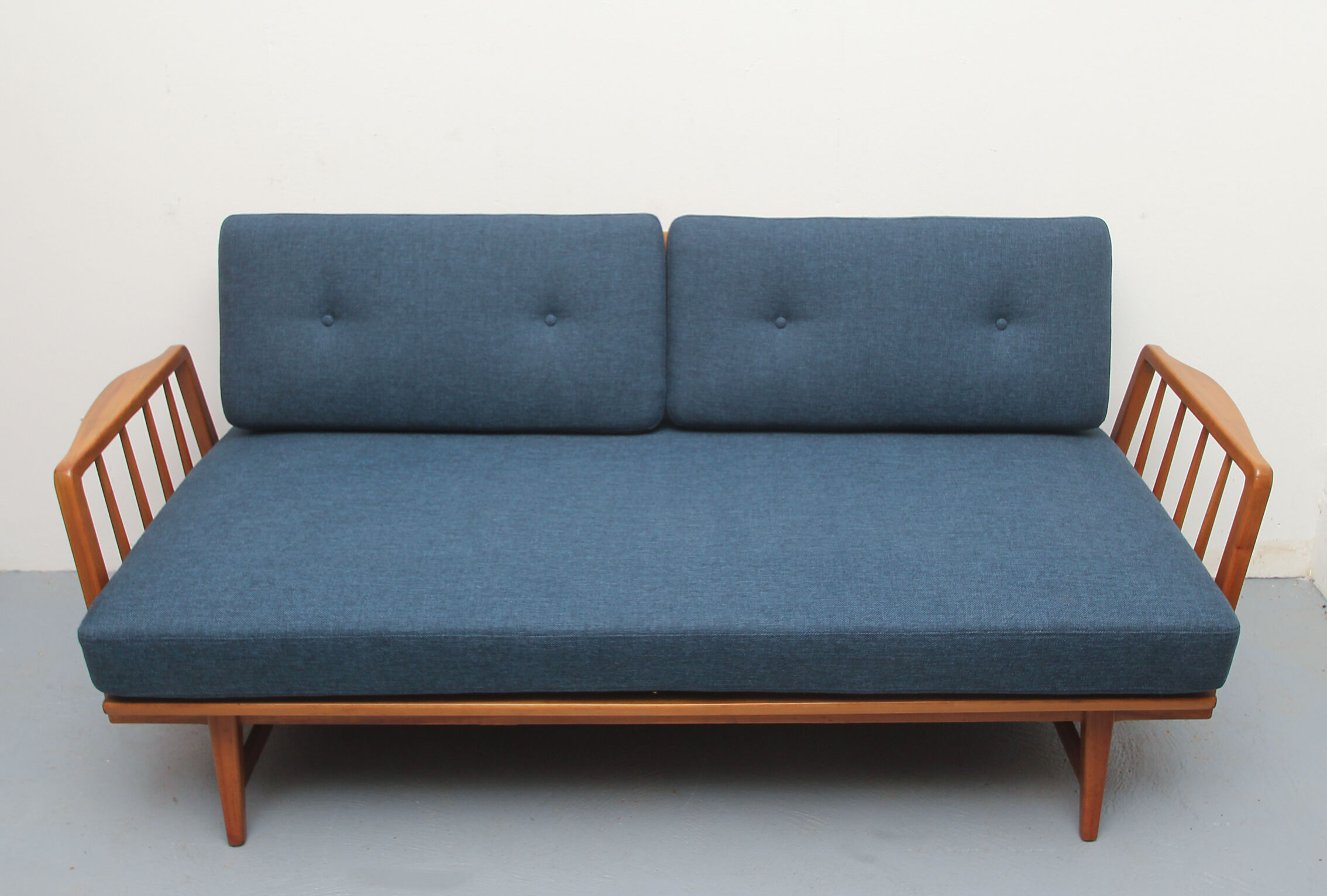 1950s daybed in cherrywood