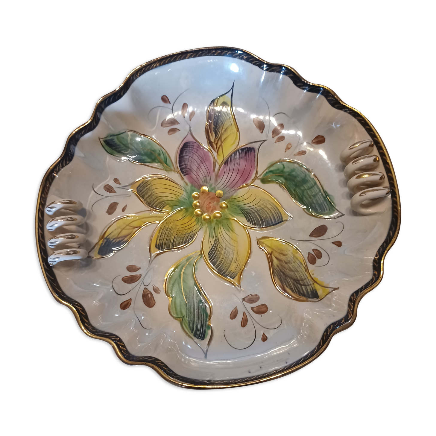 Decorative dish