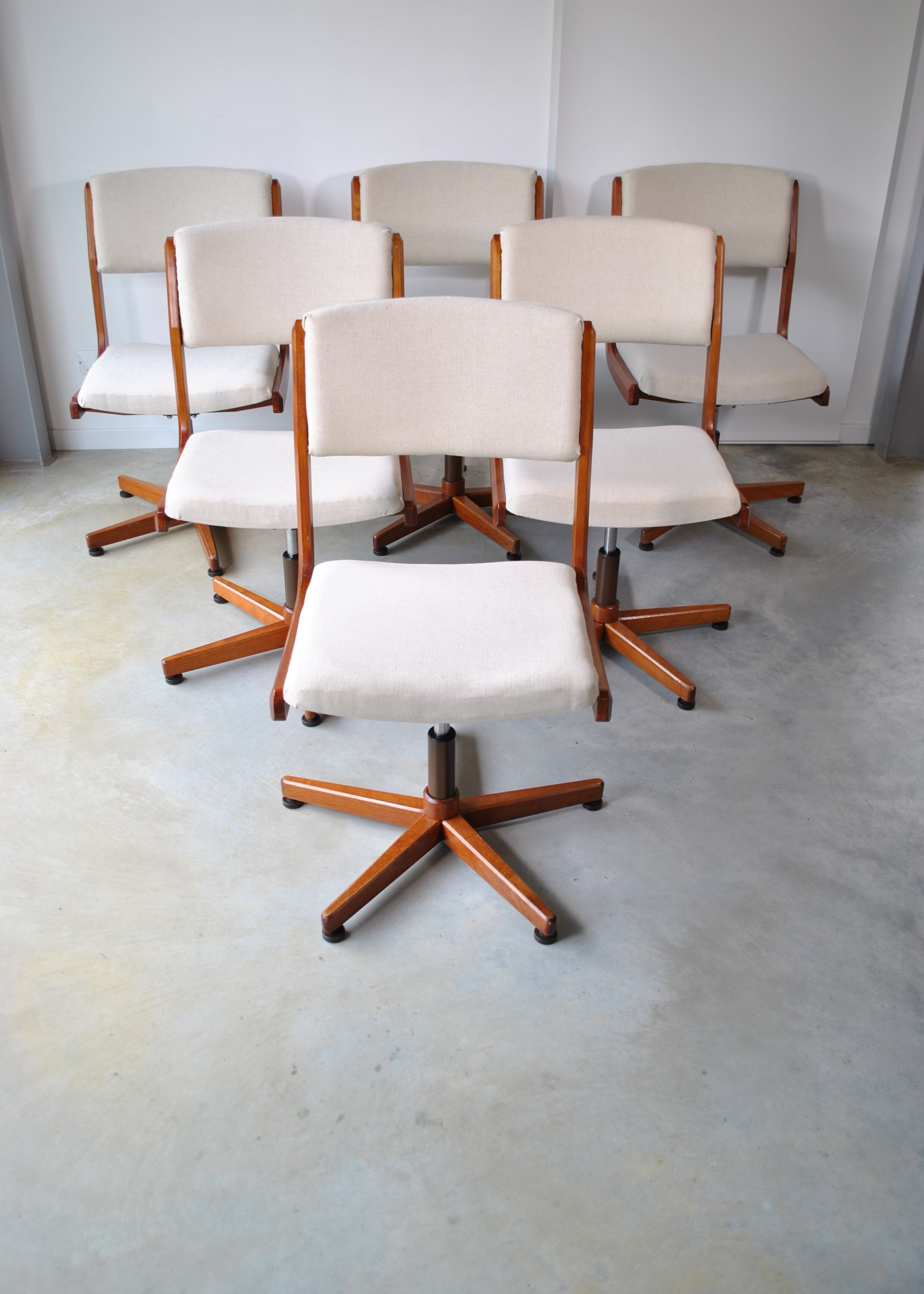 Armchair office conference 1970