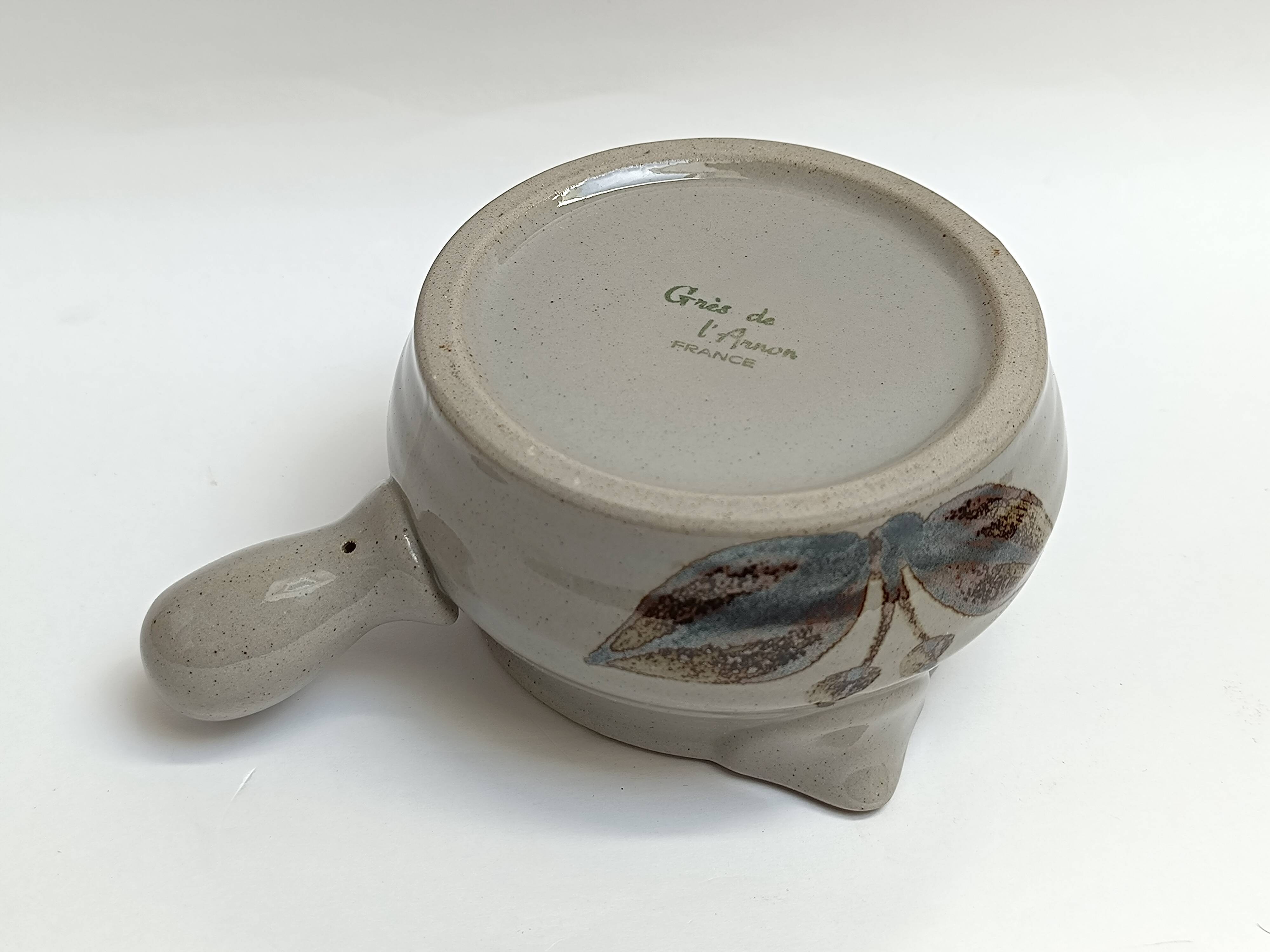 Arnon sandstone saucepan