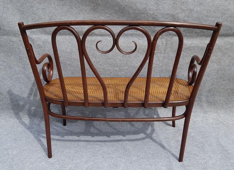 Curved wooden lounge 1900, a bench and four chairs