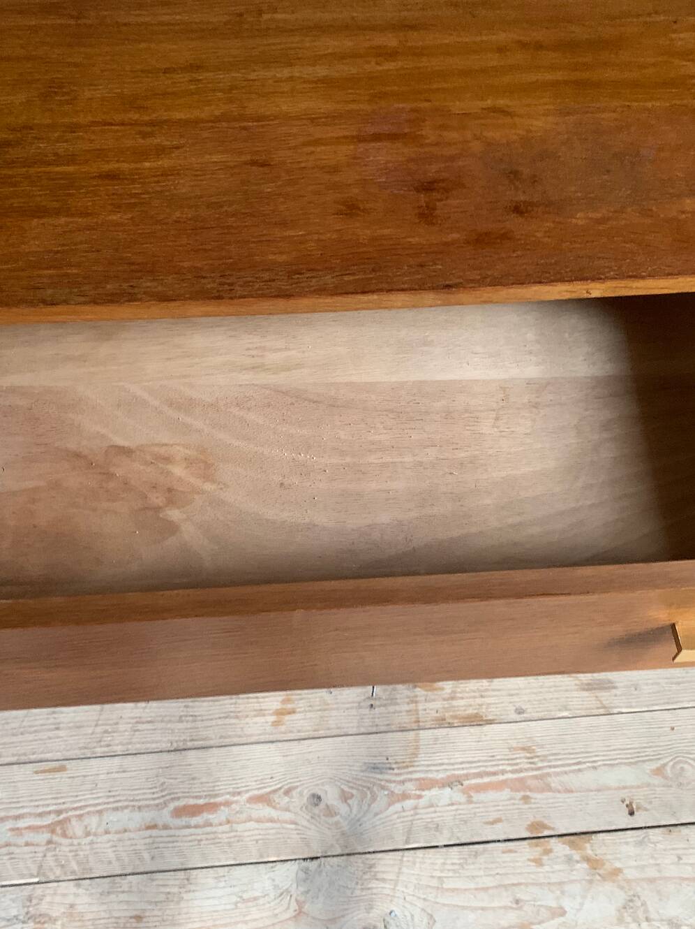 Vintage oak chest of drawers with 4 drawers