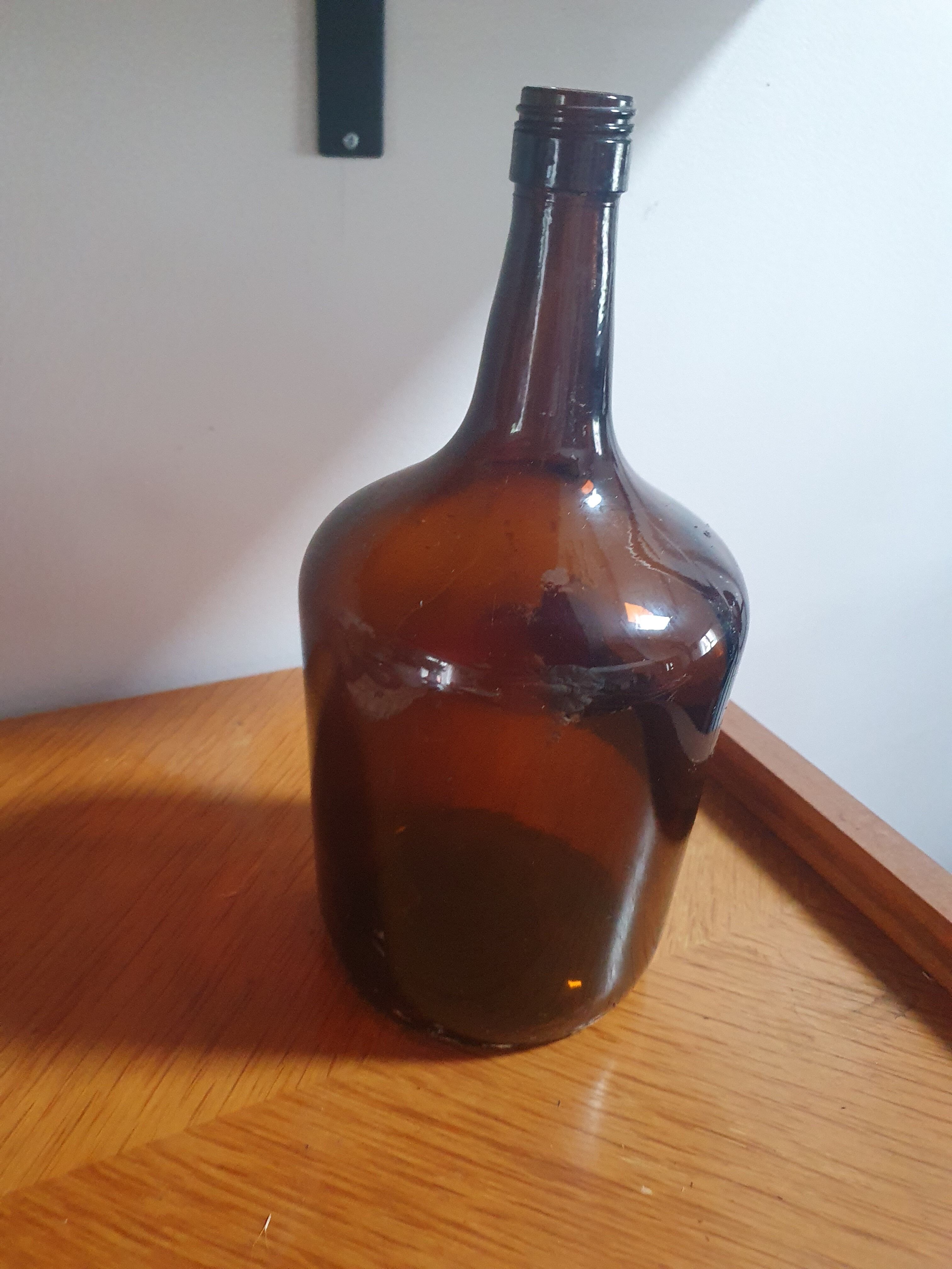 Lady Jeanne vase in brown smoked glass Some small discreet white traces