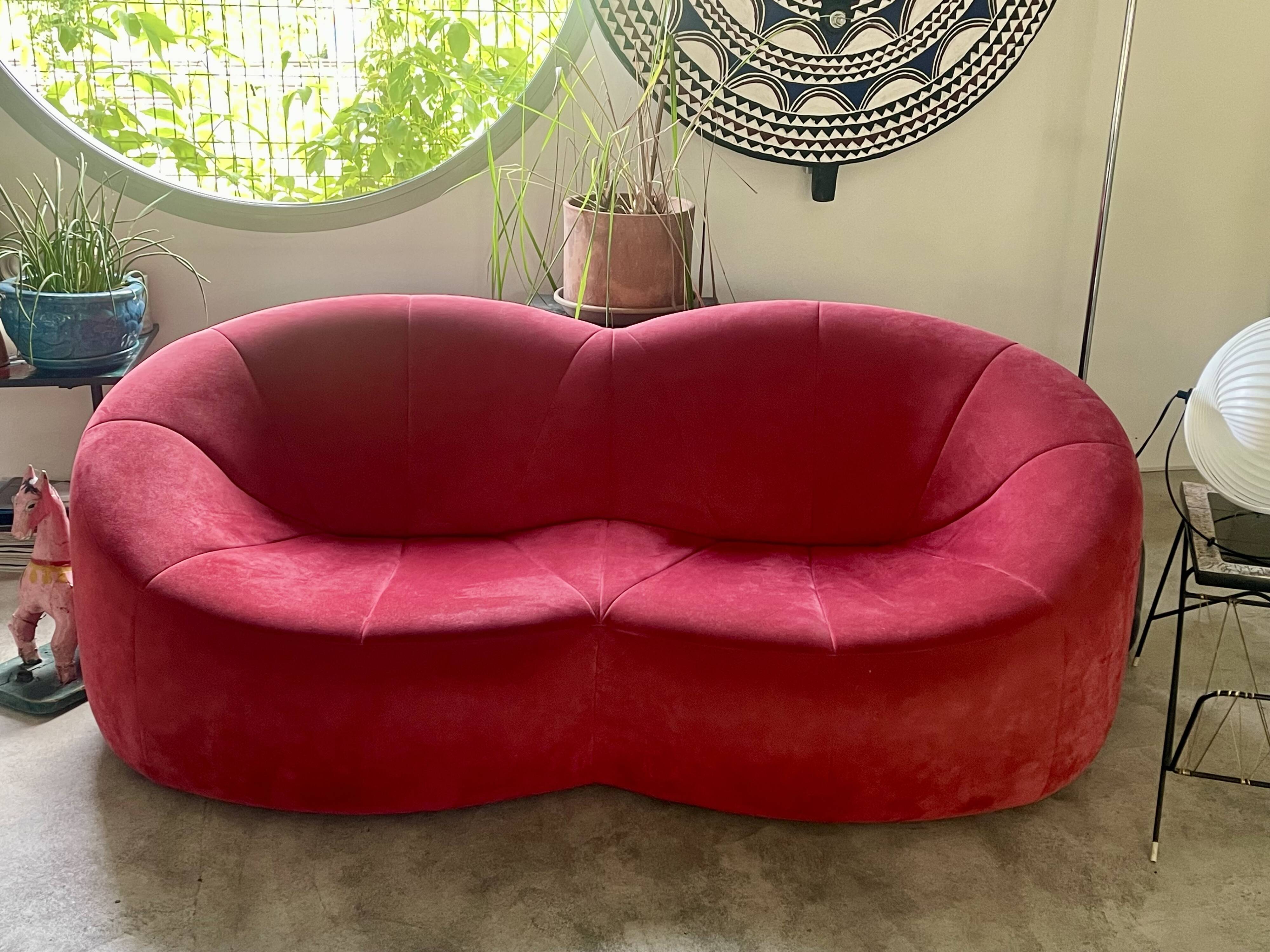 Canapé pumpkin 2 seats – pierre paulin for ligne roset – red alcantara