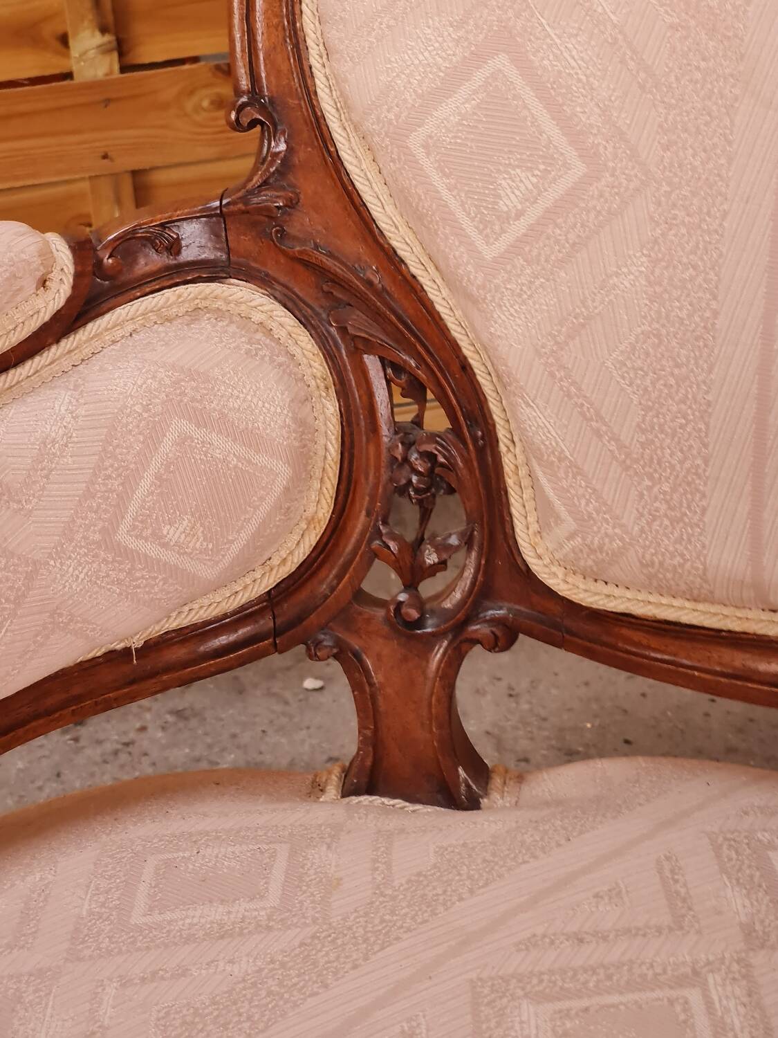Salon 5 pièces en noyer Louis XV