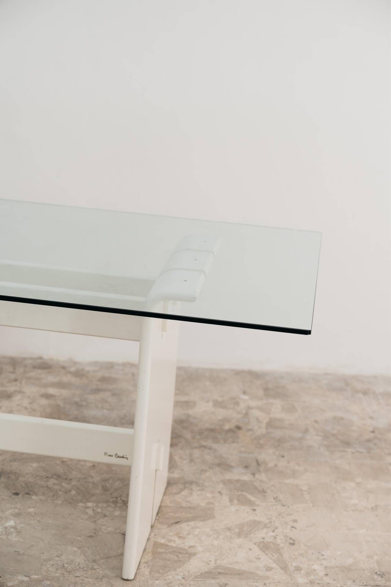 Table à manger Pierre Cardin en bois et cristal design années 70 moderne
