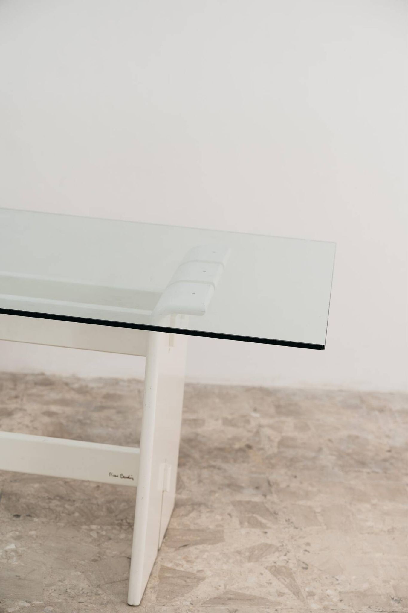 Table à manger Pierre Cardin en bois et cristal design années 70 moderne