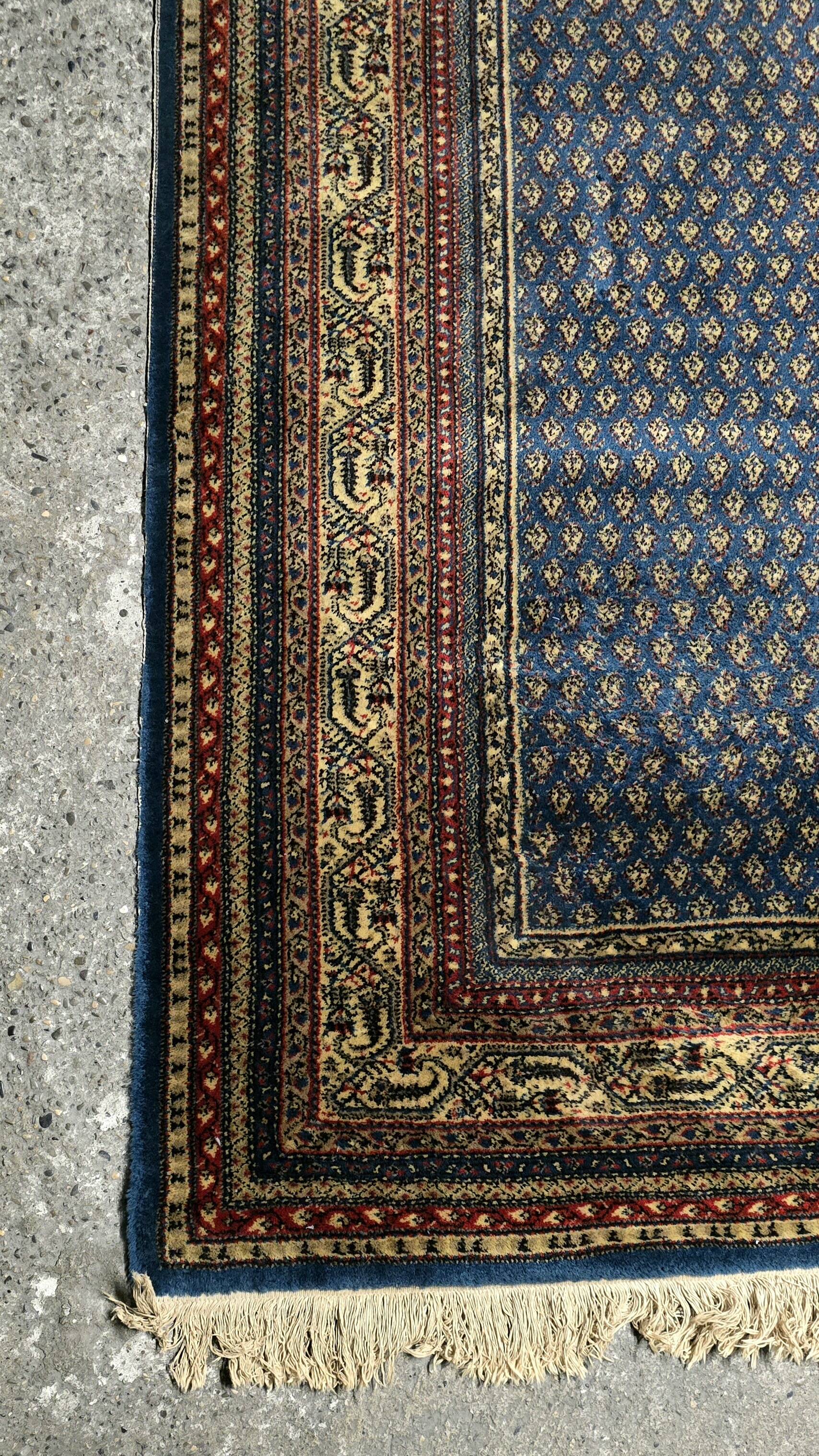 Mechanical wool carpet - 20th century