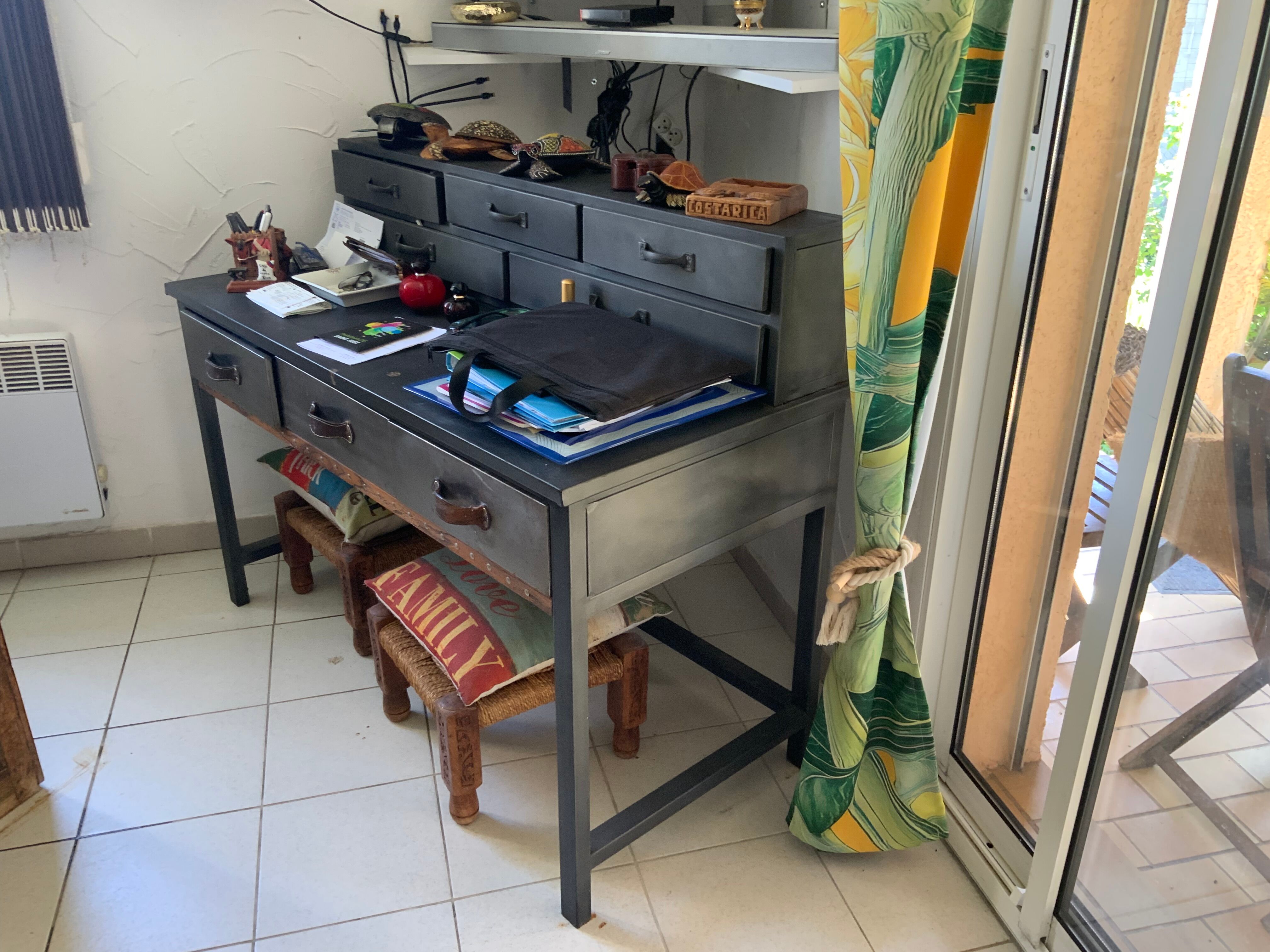 Meuble de bureau en acier et bois cuir