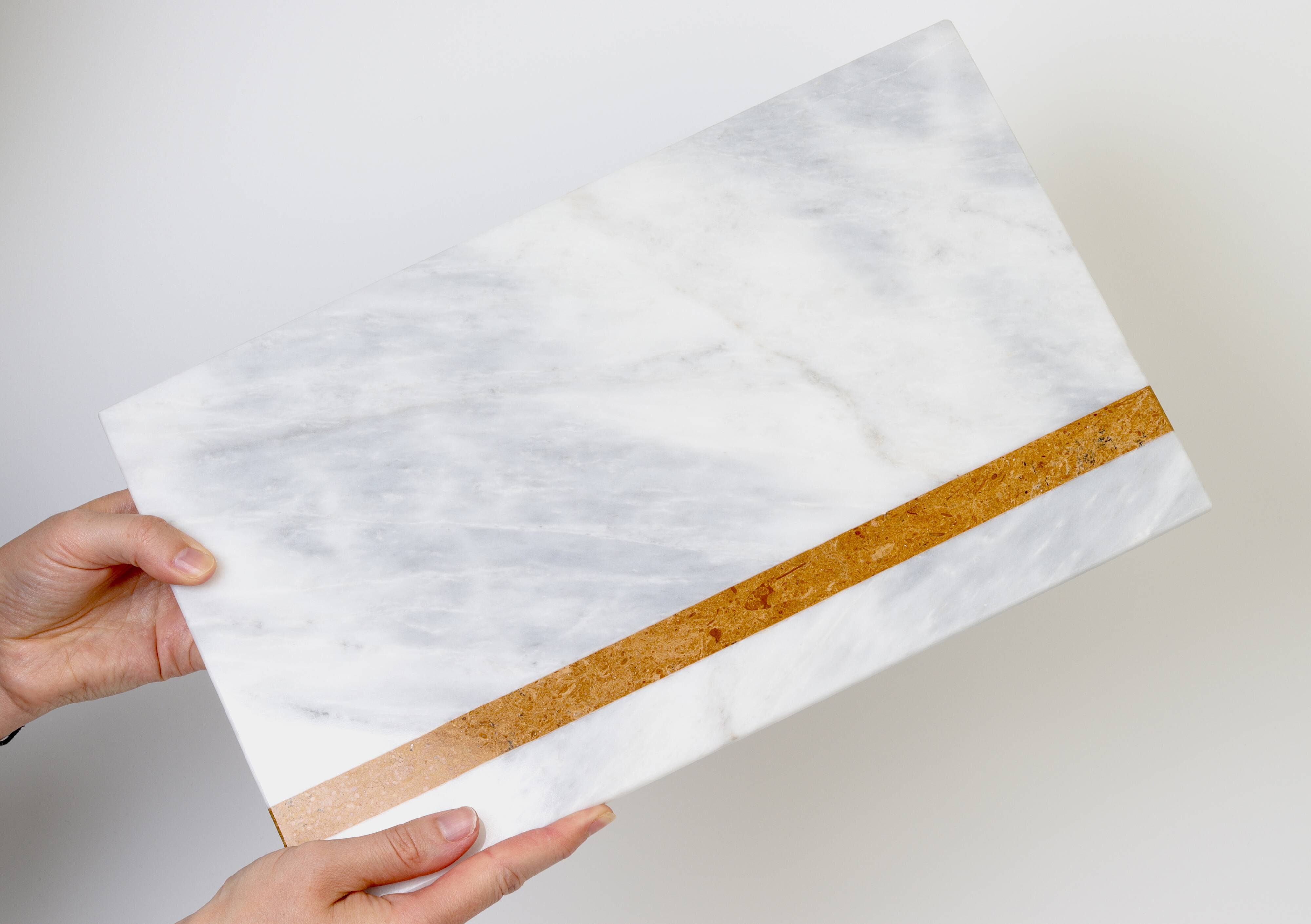 Salvatore – Rectangular serving tray in natural white marble