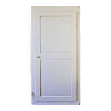 White and wood bonnet