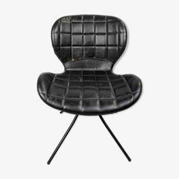 Chaise en cuir noir Zuiver